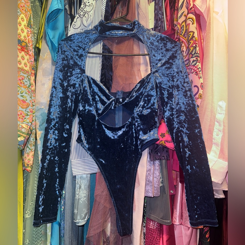h:ours Midnight Blue Velvet Cutout Long-Sleeve Bodysuit